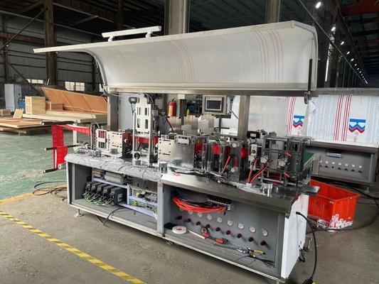 La préparation automatique d'alcool capitonne faire la machine non tissée