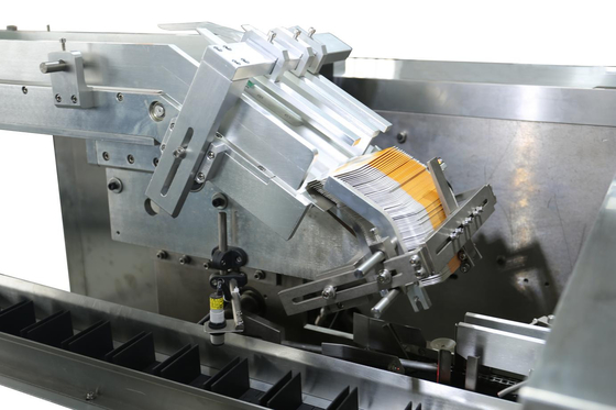 Petite case à grande vitesse emballant la machine de cartonnage d'emballage vertical automatique continu