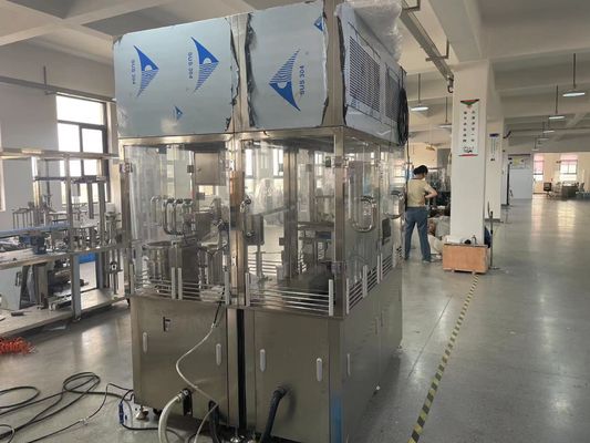 Machine de bouchage de remplissage sous vide à dépilage automatique pour seringues préremplies