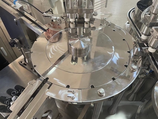 Seringue préremplie automatique de machine de remplissage de seringue préremplie pour le gel liquide de cartouche dentaire