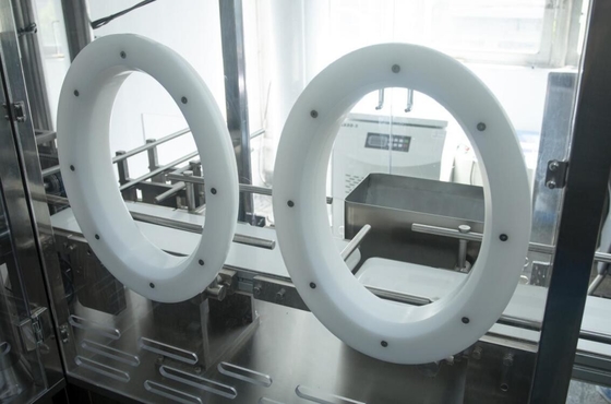 Machine automatique de remplissage et de bouchage de seringues en verre jetables médicales préremplies à grande vitesse