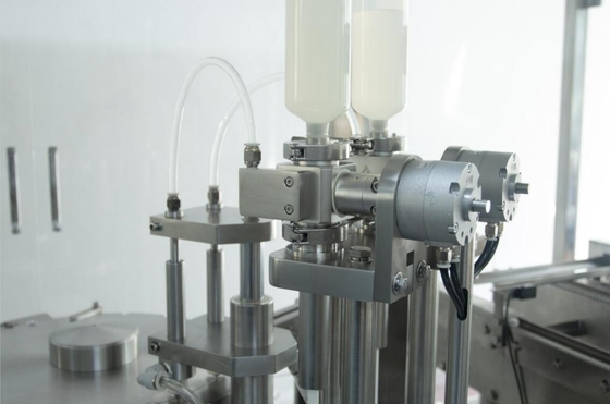 La grande vitesse a pré rempli machine de remplissage de seringues de machine de remplissage de seringue de gel/serrure d'attrait à vendre