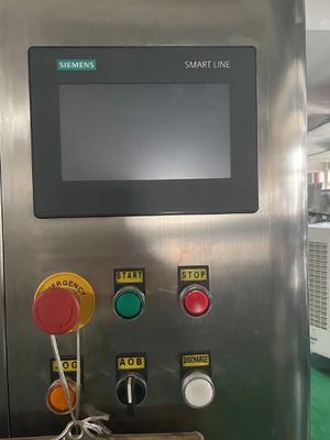 Machine automatique de remplissage et de scellage de tubes composites pour dentifrice