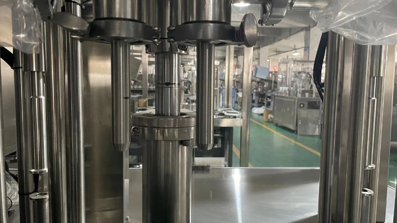 Machine automatique de remplissage et d'étanchéité de tubes en plastique souple pour tubes en aluminium pour crème cosmétique