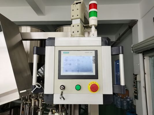 Machine de remplissage et d'étanchéité de tubes