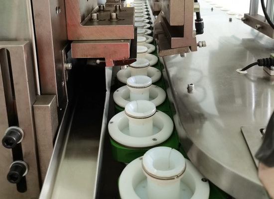 Machine automatique de remplissage et d'étanchéité de tubes en plastique souple pour tubes en aluminium pour crème cosmétique
