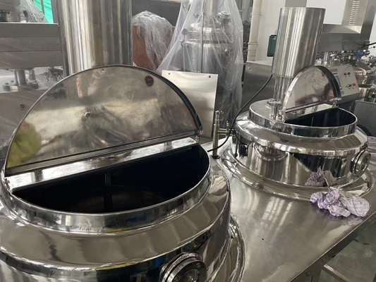 Machines pour le mélange sous vide, homogénéisateurs, réservoirs de mélange de pâtes, machines pour la fabrication de lotions et de crèmes corporelles