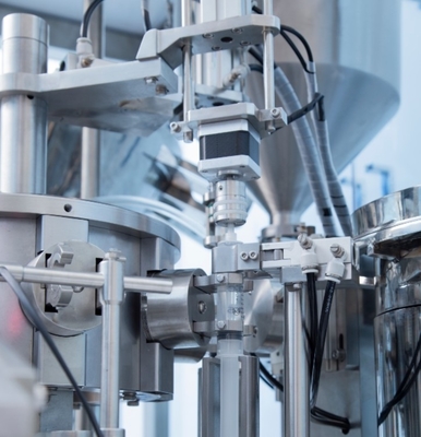Machine automatique de remplissage de seringues en plastique à gel aseptique pneumatique