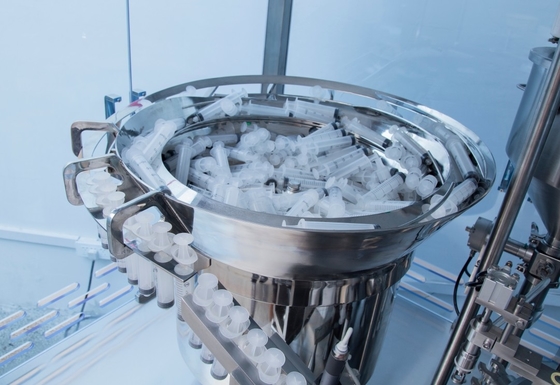 Machine de remplissage de seringue à injection en gel aseptique pré-remplie entièrement automatique Luer Lock
