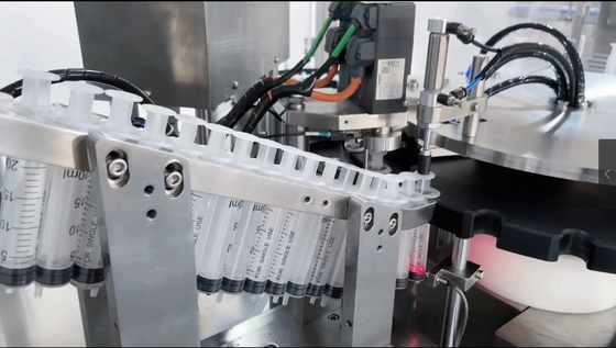 Projet de ligne de seringues pré-remplies de grande capacité, bouchage de bouteille et bouchage de machine automatique de remplissage de haute qualité