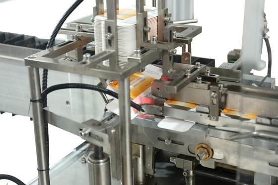 Machine d'emballage de boîtes en carton en tube de petite bouteille verticale entièrement automatique