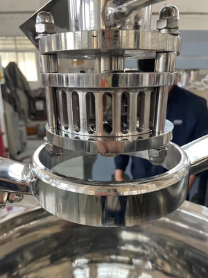 Machines pour le mélange sous vide, homogénéisateurs, réservoirs de mélange de pâtes, machines pour la fabrication de lotions et de crèmes corporelles