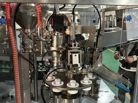 Machine automatique de remplissage et d'étanchéité de tubes pour dentifrice cosmétique, lotion, crème et scellant pour tubes en plastique