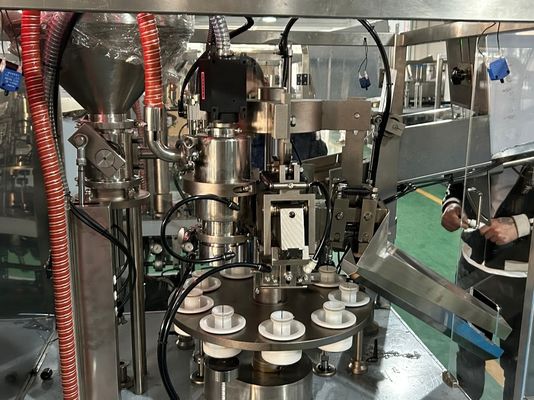 Machine automatique de remplissage de tubes en plastique pour les dentifrices à base de pommade et de crème