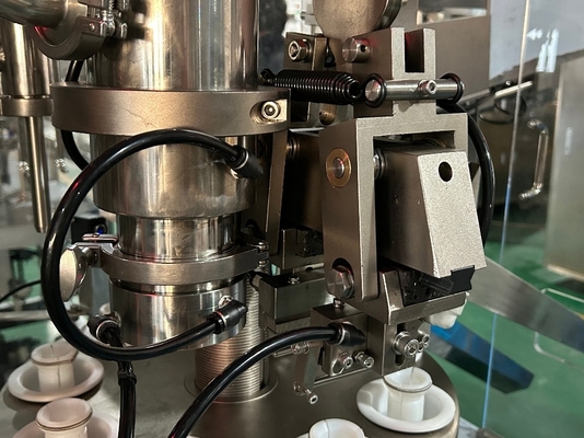 Machine automatique de remplissage et d'étanchéité de tubes pour dentifrice cosmétique, lotion, crème et scellant pour tubes en plastique