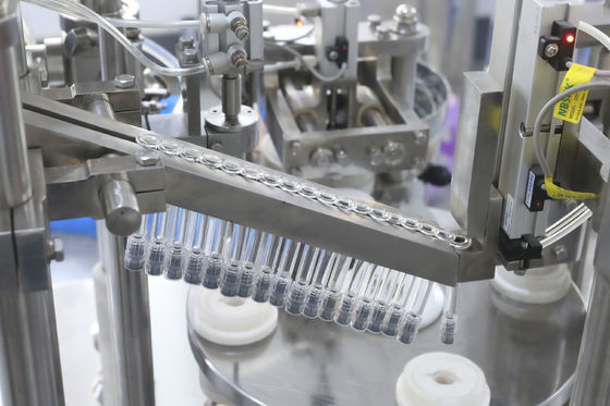 Machine de remplissage et de bouchage automatique de seringues préremplies, seringues en verre, machine de remplissage et de bouchage de gel