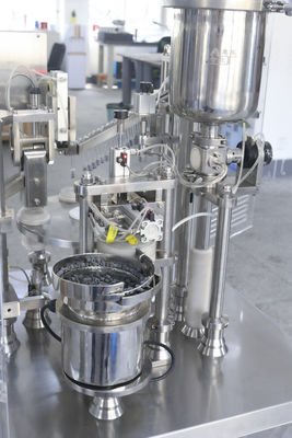 Machine de remplissage de seringues dentaires en gel cosmétique à haute viscosité, bouchage et scellement