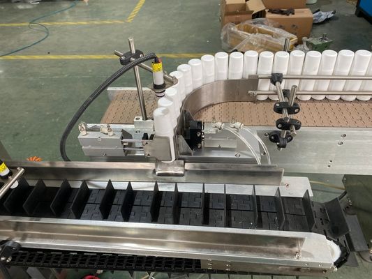 Machine d'emballage de boîtes en carton pour flacons de parfum