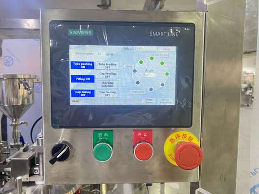 Machine de remplissage de seringue pour usage cosmétique vétérinaire Facile à utiliser 220V Seringues en plastique jetables