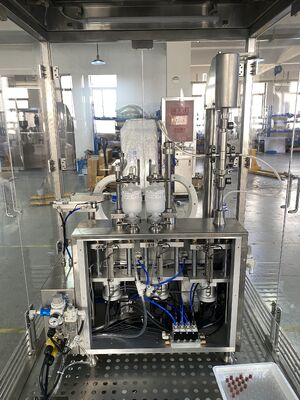 Machine de remplissage de seringues sous vide avec PLC