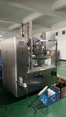 Machine automatique de remplissage et d'étanchéité des tubes de dentifrice stratifiés à grande vitesse